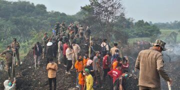 Kebakaran di TPA Galuga Capai 7,1 Hektare, Ratusan Orang Terjun Padamkan Api