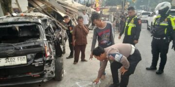 Truk Box Alami Rem Blong di Puncak, Dua Orang Luka-luka