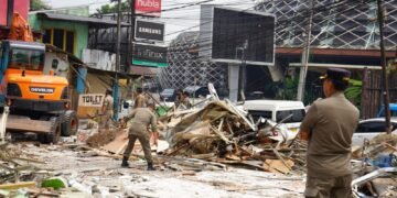 Berdiri Tanpa Izin, 79 Bangunan PKL di Puncak Dibongkar
