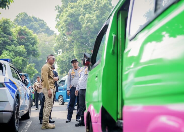 39 Angkot dan AKDP Terjaring Operasi Gabungan di Jalan Siliwangi 
