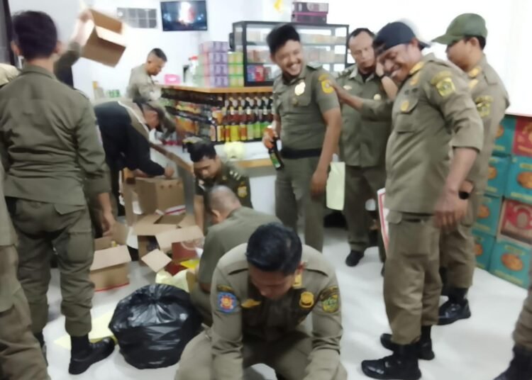 Operasi Pekat Satpol PP, 1.482 Miras Ilegal di Terminal Cibinong Disita