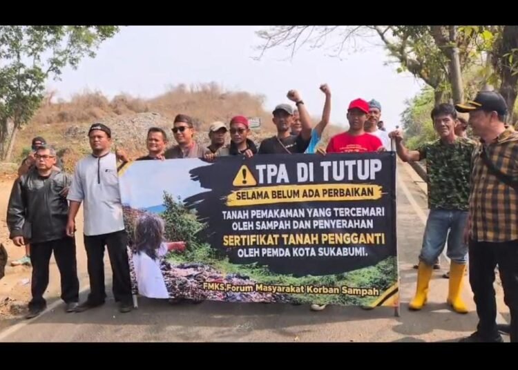 Warga Tutup Akses TPA Cikundul, Tuntut Ganti Rugi Lahan Pemakaman