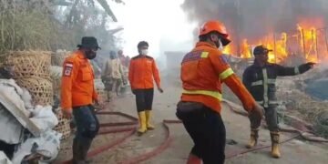 Kebakaran Hebat, TPA Cikundul Sukabumi Terbakar, Asap Pekat Membumbung Tinggi