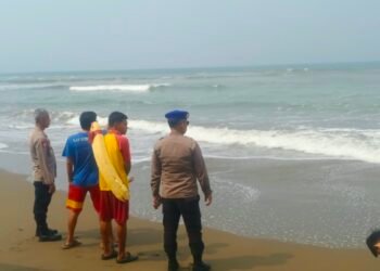 Laka Laut, Dua Remaja Tenggelam di Pantai Citepus, Satu Selamat Satu Masih Hilang