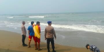 Laka Laut, Dua Remaja Tenggelam di Pantai Citepus, Satu Selamat Satu Masih Hilang