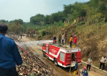 Kebakaran TPA Cikundul Berhasil Dipadamkan Damkar, Polisi, BPBD, TNI Lakukan Pendinginan Terakhir