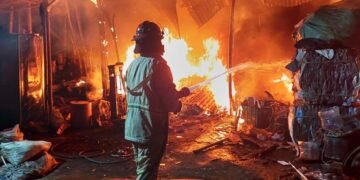 Gudang Rongsok di Kebonpedes Sukabumi Terbakar Dini Hari, Diduga dari Sisa Pembakaran Sampah