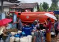 400 KK di Kampung Salagombong Neglasari Cibadak Kekeringan Parah, Sumur Warga Kering, BPBD Sukabumi Kirim 10 Ribu Liter Air Bersih
