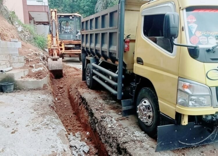 SiaJalan Penghubung Vital di Kabandungan Diperbaiki! Pakuwon-Cipeuteuy Direkonstruksi Plus Bangun Drainase