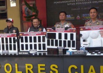 Polres Cianjur Bongkar Markas Jaringan Judi Online, 9 Orang Ditangkap