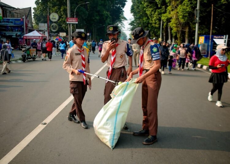 Pramuka Kota Bogor Turun ke Jalan, Edukasi Warga Pilah Sampah di World Cleanup Day 2026