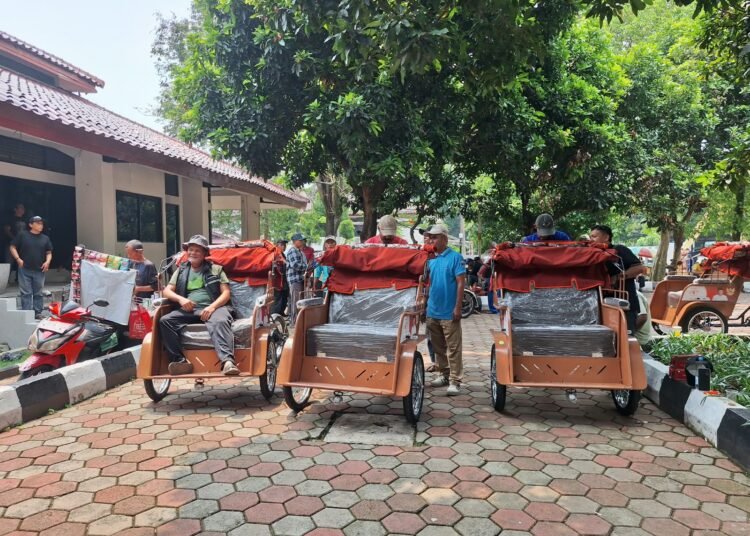 Ratusan Tukang Becak di Kabupaten Bogor akan Terima Becak Listrik Pekan Depan