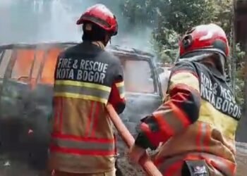 Kebakaran Mobil di Mulyaharja Bogor, 2 Orang Luka Bakar 