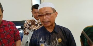 Kelurahan Cilendek Barat Jemput Bola Aktivasi IKD hingga Malam