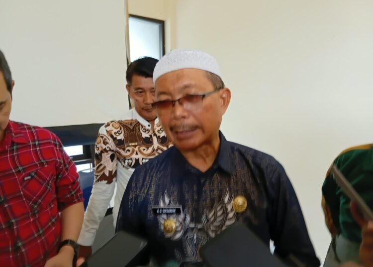 Kelurahan Cilendek Barat Jemput Bola Aktivasi IKD hingga Malam