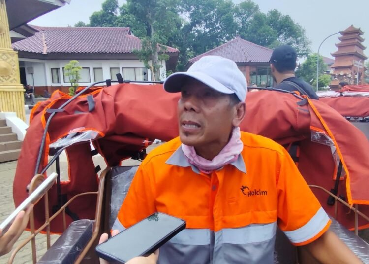 Terima Becak Listrik, Suwondo Khawatir Baterai Habis dan Bingung Cara Mengecas