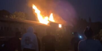 Rumah di Cisarua Bogor Terbakar, Damkar Diterjunkan 