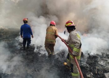Pembakaran Sampah Sebabkan Lapak Rongsokan di Tajurhalang Terbakar