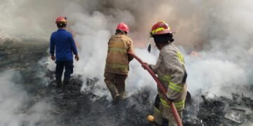 Pembakaran Sampah Sebabkan Lapak Rongsokan di Tajurhalang Terbakar