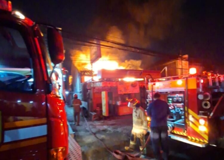 Karyawan Masak Sambal, Gerai Fried Chicken di Cibinong Terbakar