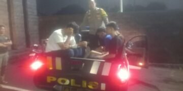 Terciduk Hendak Tawuran, Polisi Amankan 7 Remaja dan 3 Sajam di Kemang