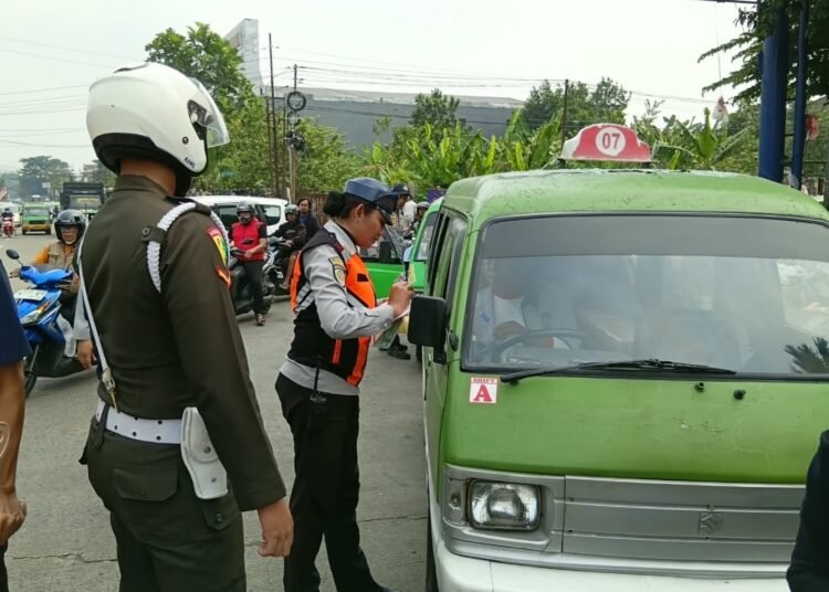 Seribu Lebih Izin Angkot di Atas 20 Tahun di Kota Bogor Dibekukan