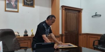Viral Wakil Ketua DPRD Kota Sukabumi Turunkan Foto Wapres Gibran Usai Putusan MK Soal Ijazah, Ini Faktanya