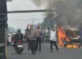 Diduga Korsleting Listrik, Minibus Ludes Terbakar di Jalan Raya Sukabumi-Cianjur, Pasutri Selamat